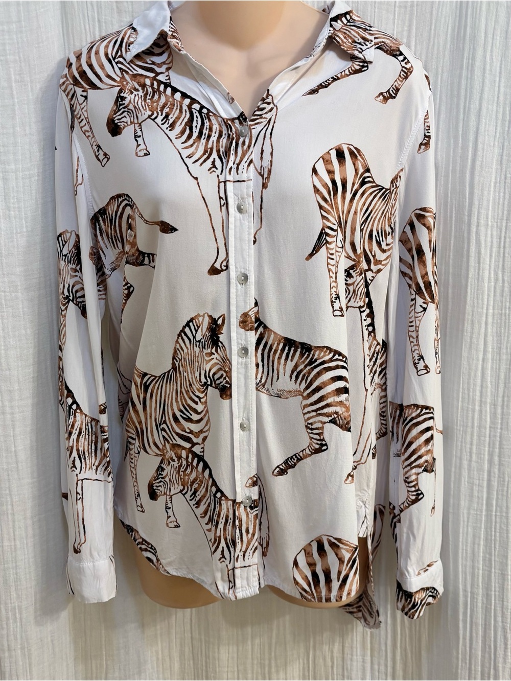 Jane + Delancey Women's Zebra Animal Print Button Front Collared Shirt M